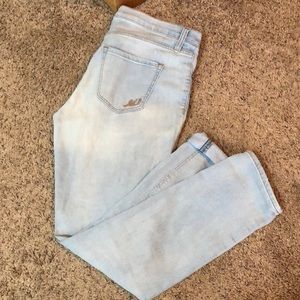 Express destroyed jeans capris size 6